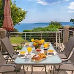 Prázdninový dům Lourdas Bay View *