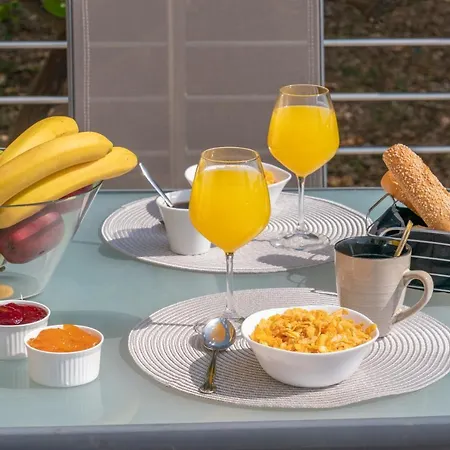 Lourdas Bay View بيت للعطل Simotáta