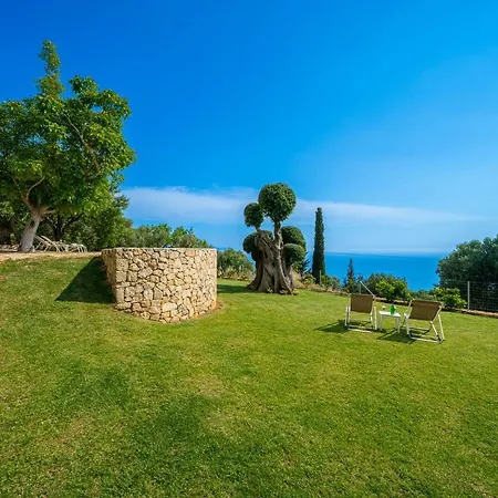 Lourdas Bay View Simotáta