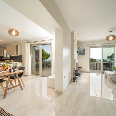 بيت للعطل Lourdas Bay View *