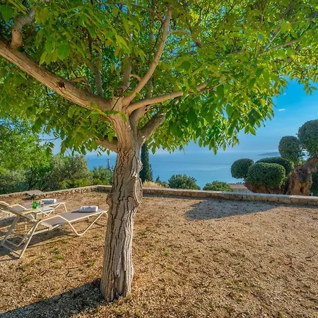 بيت للعطل Lourdas Bay View *