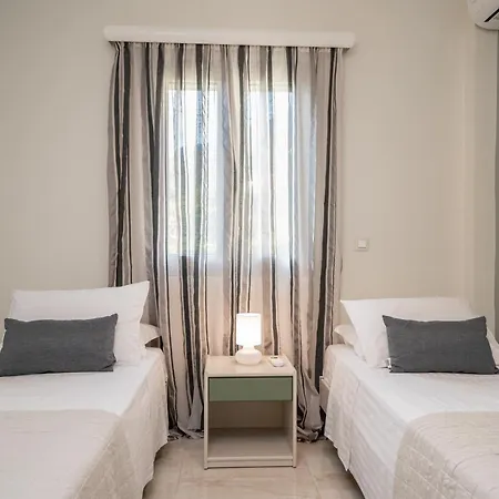 بيت للعطل Lourdas Bay View *