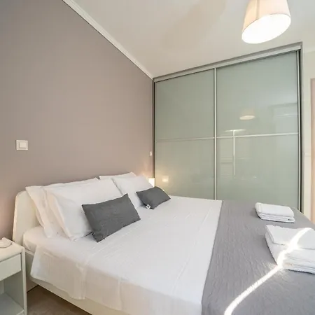 Lourdas Bay View Simotáta