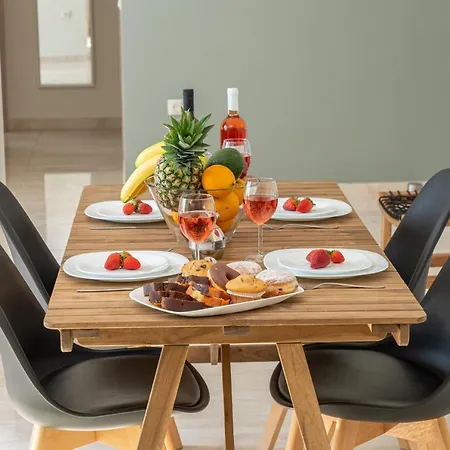 Lourdas Bay View بيت للعطل