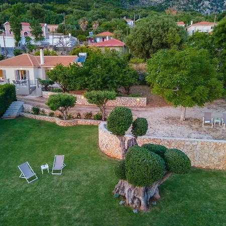 بيت للعطل Lourdas Bay View *