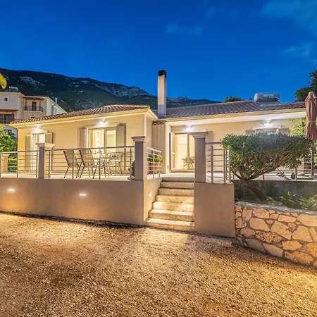 بيت للعطل Lourdas Bay View Simotáta