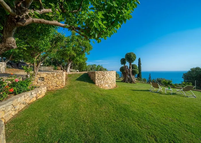 Lourdas Bay View Simotáta