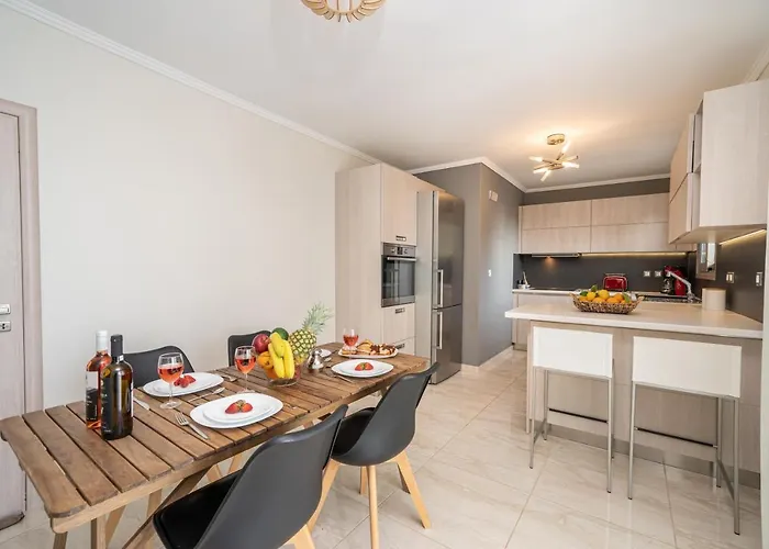 Lourdas Bay View Дом отдыха *