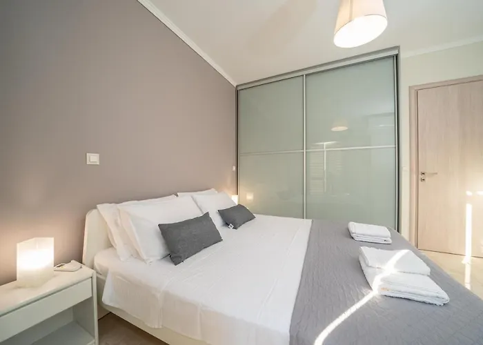 Lourdas Bay View Simotata