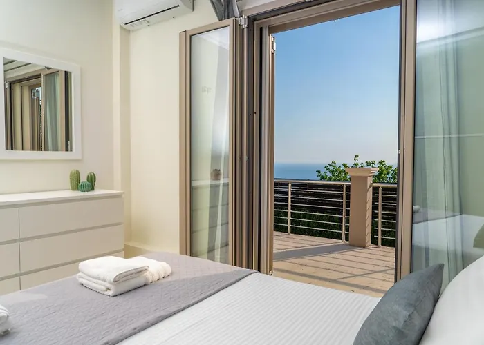 Дом отдыха Lourdas Bay View *